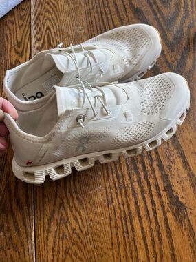 On Cloud Women's Lightweight Running Sneakers - White